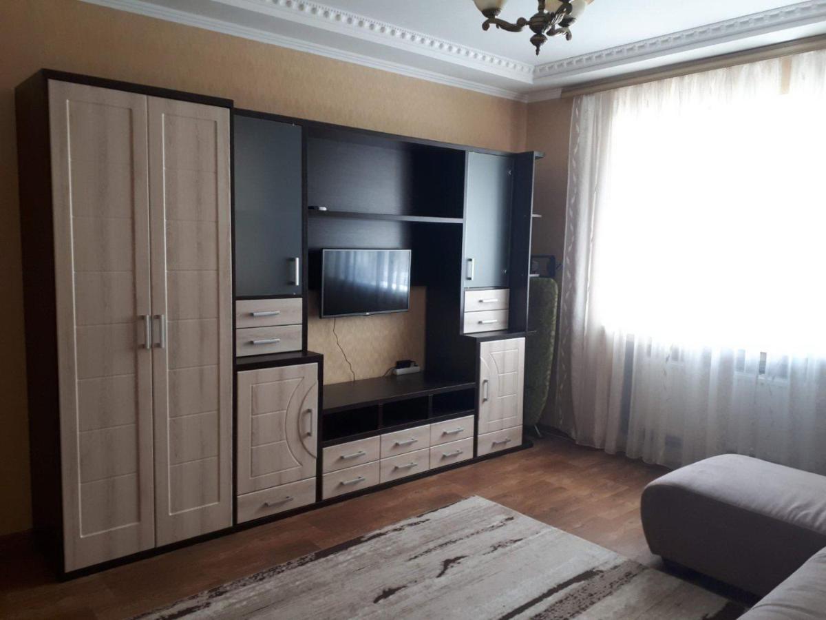 Апартаменты, 2 Комн. 6 Мест Kirovograd Exterior foto