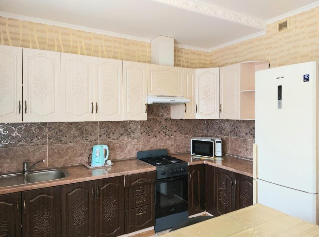 Апартаменты, 2 Комн. 6 Мест Kirovograd Exterior foto