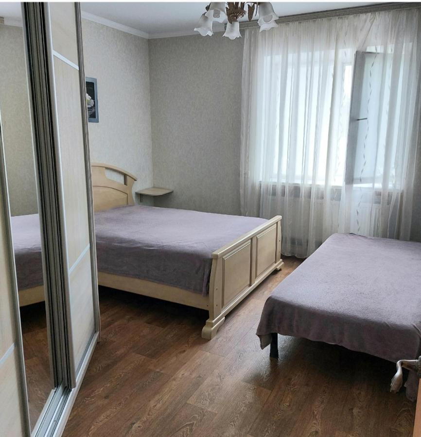Апартаменты, 2 Комн. 6 Мест Kirovograd Exterior foto
